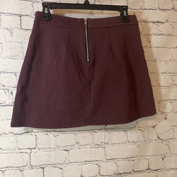 Forever 21 Burgundy Mini Skirt Zipper - size Medium - Women's - Picture 2 of 6